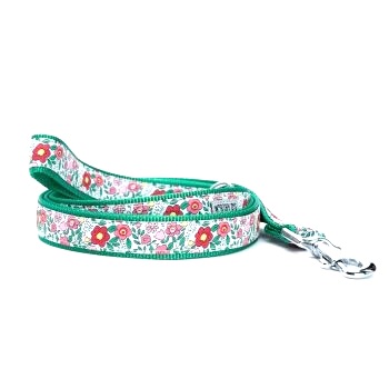 Does your favorite pup’s collar look worn and faded? A Worthy Dog Spring Garden Leash will brighten your dog’s spirit with its colorful floral pattern